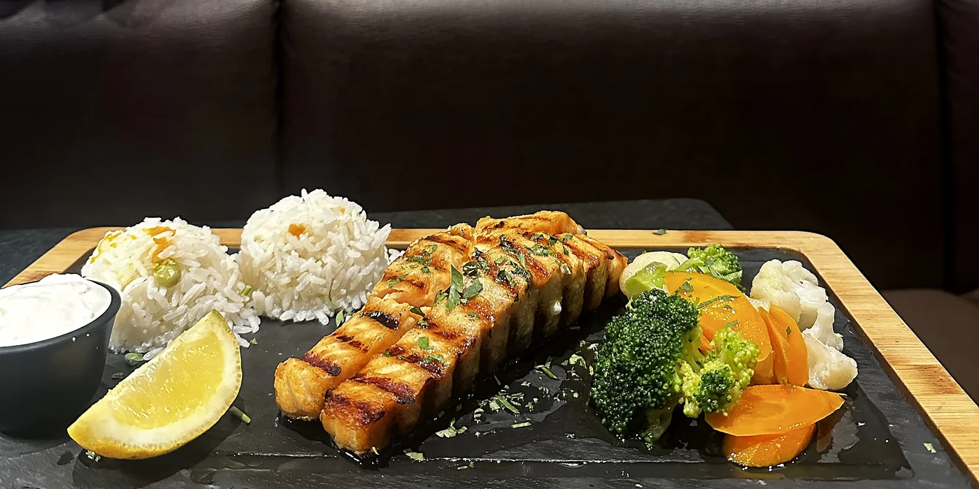 Lachs Fischgericht Irodion griechisches Restaurant Rheinfelden